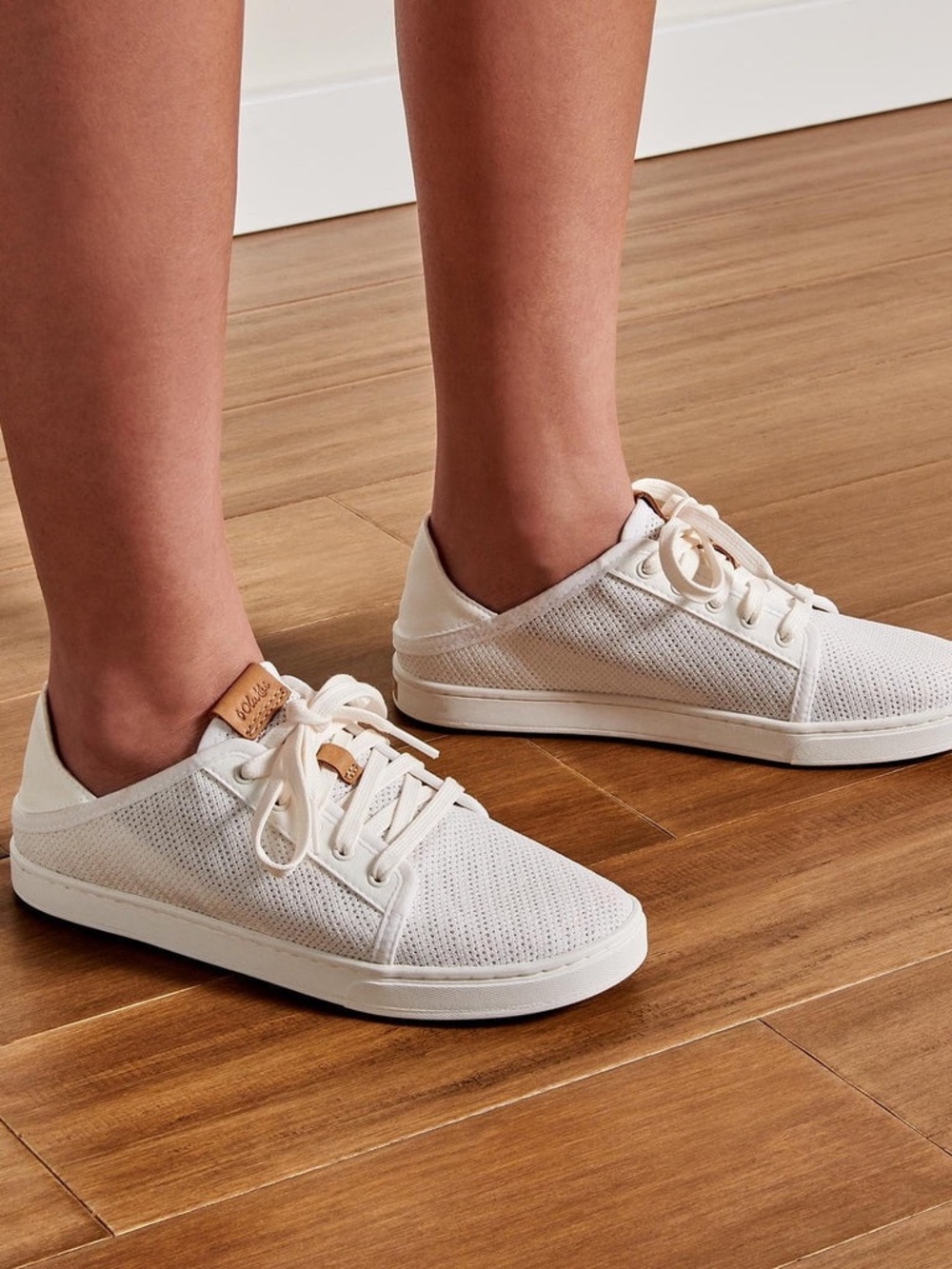 Olukai lightweight women’s sneakers size 7